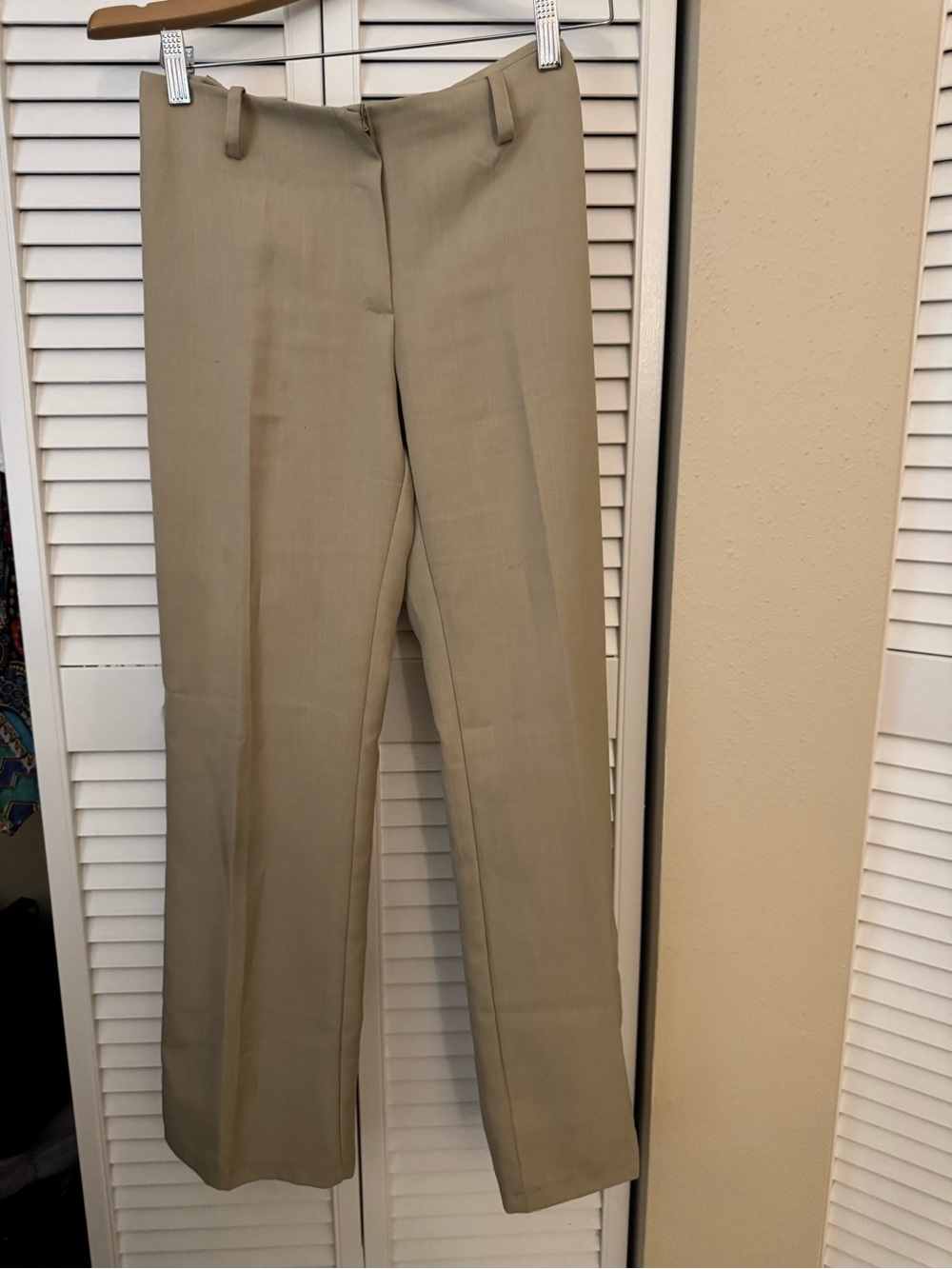 Classic Women's Straight-Leg Trousers in Light Khaki
